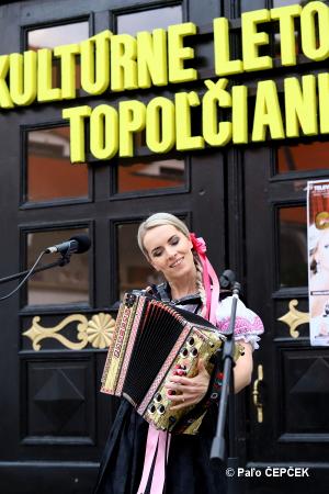 Speváčka a heligonkárka Vlasta Mudríková